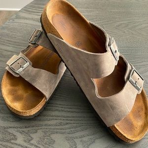 Men’s Arizona Birkenstock Size 12 (Eu 45)